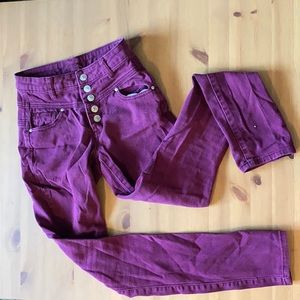 delia’s high waisted maroon pants